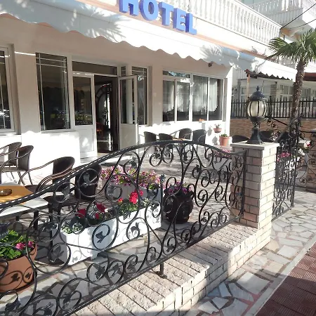 Gold Stern ホテル Paralía