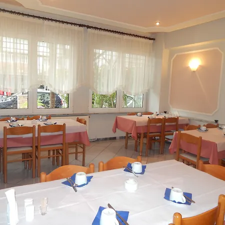 Hotell Gold Stern 3*