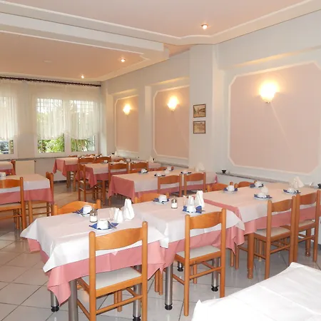 Hotell Gold Stern 3*