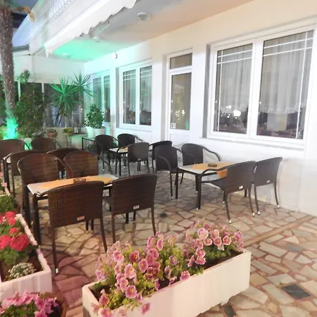 Gold Stern فندق Paralía