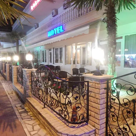 Gold Stern Hotell 3*